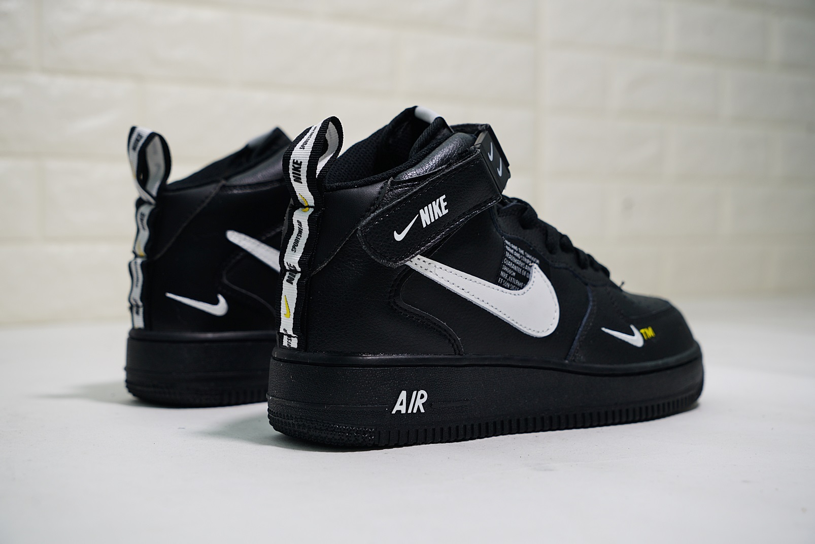 Nike Air Force One Negras Altas